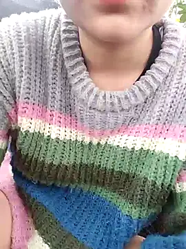 Snapshot of Betty20zx chatting on 12-13-24, 07:15 Betty20zx online show from 12-13-24, 07:15