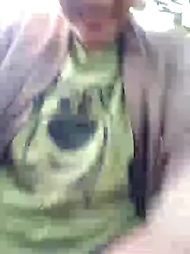 Snapshot of Betty20zx chatting on 12-17-24, 01:29 Betty20zx online show from 12-17-24, 01:29