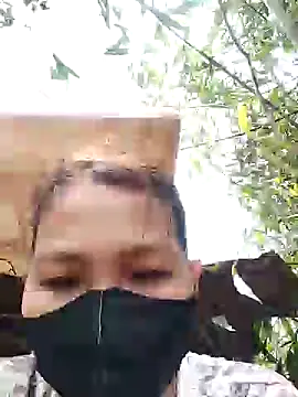 Snapshot of Betty20zx chatting on 03-20-25, 05:13 Betty20zx online show from 03-20-25, 05:13