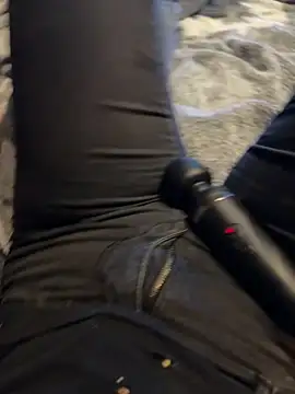 Ana-05 online show from 11-17-25, 06:24