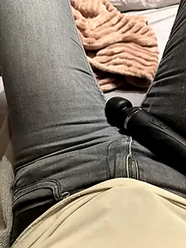 Ana-05 online show from 11-27-25, 08:22