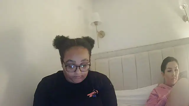 vanilla chocolate23 online show from 10-11-25, 08:51