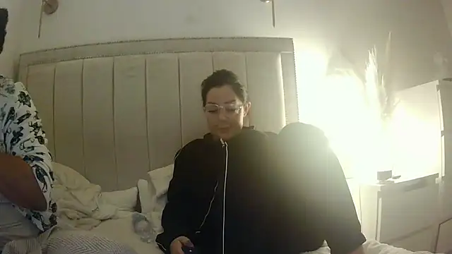 vanilla chocolate23 online show from 10-13-25, 06:52