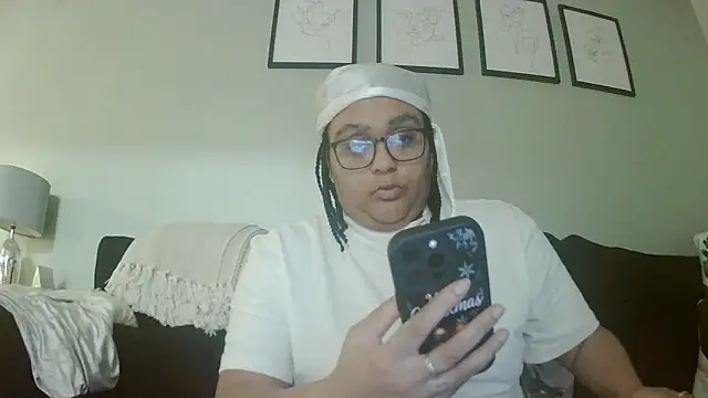 vanilla chocolate23 online show from 12-18-25, 08:20