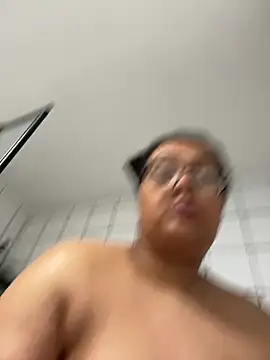 vanilla chocolate23 online show from 02-20-26, 10:16