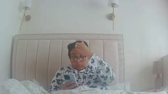 vanilla chocolate23 online show from 02-27-26, 09:09