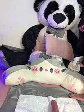 IamSteph13 online show from 04-28-26, 04:28