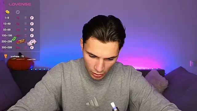 denlover1 online show from 10-08-25, 11:41