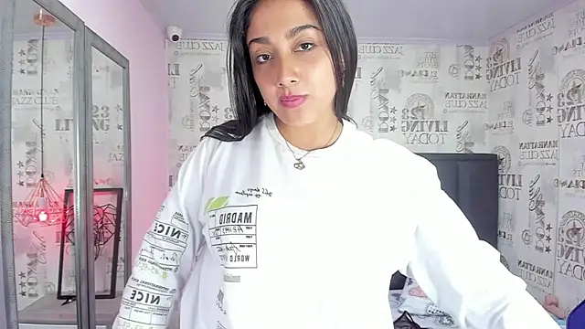 Snapshot of Alyssapark chatting on 02-24-25, 07:19 Alyssapark online show from 02-24-25, 07:19