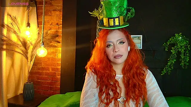 Snapshot of sahra_taylor_ chatting on 03-17-26, 04:43 sahra taylor online show from 03-17-26, 04:43