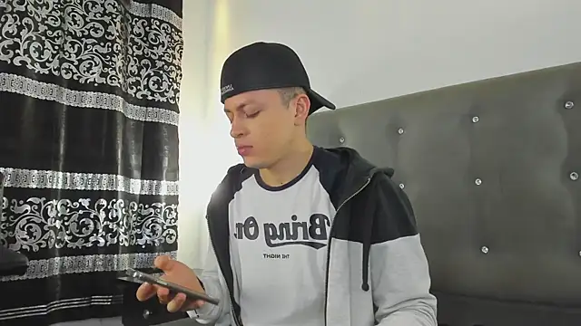 Angel Cuervo online show from 12-28-24, 12:56