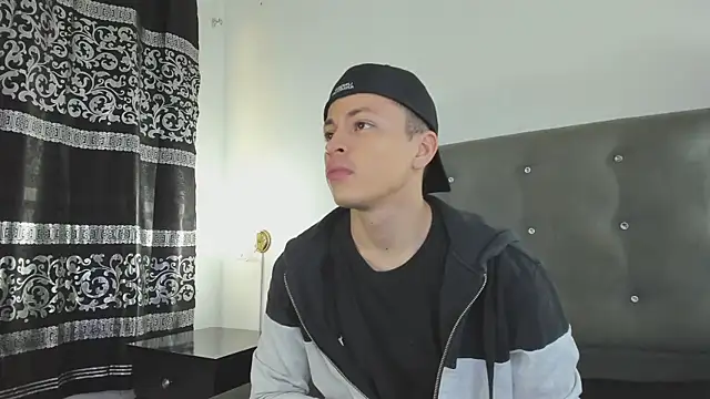 Angel Cuervo online show from 12-31-24, 12:36