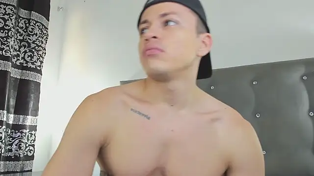 Angel Cuervo online show from 12-31-24, 03:42