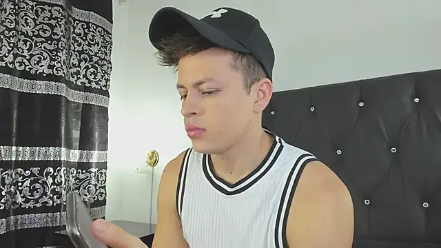 Angel Cuervo online show from 01-04-25, 12:49