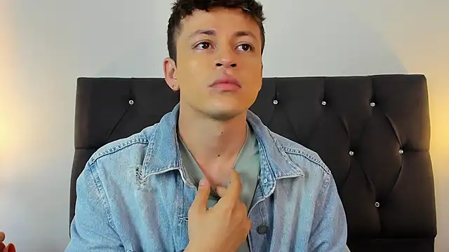 Angel Cuervo online show from 01-12-25, 01:16