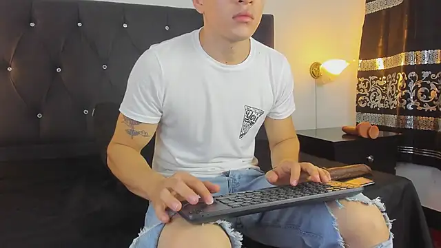 Angel Cuervo online show from 02-15-25, 12:43