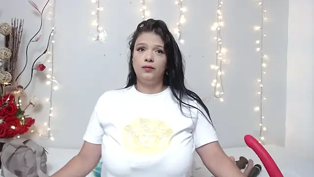 Nicol Love0 online show from 01-03-25, 06:46