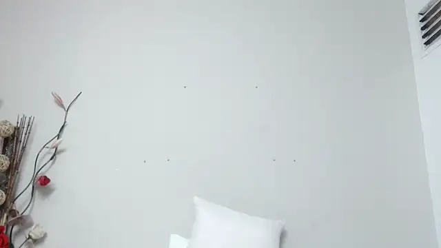 Nicol Love0 online show from 01-31-25, 09:59