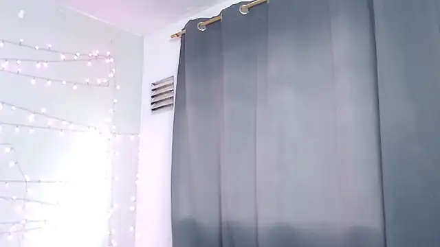 Nicol Love0 online show from 02-11-25, 02:13