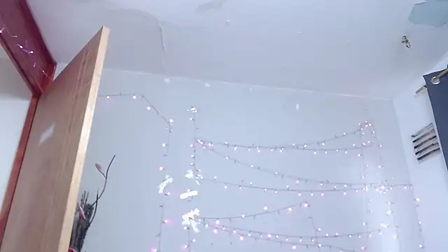 Nicol Love0 online show from 03-12-25, 01:51