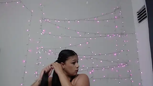 Nicol Love0 online show from 03-14-25, 11:01