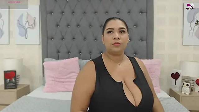 Snapshot of JoslinEvans chatting on 10-23-25, 12:37 JoslinEvans online show from 10-23-25, 12:37