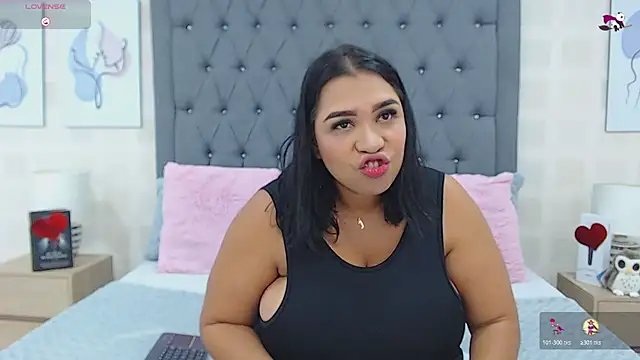 Snapshot of JoslinEvans chatting on 10-24-25, 12:34 JoslinEvans online show from 10-24-25, 12:34