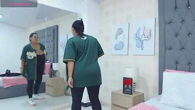 Snapshot of JoslinEvans chatting on 10-29-25, 12:29 JoslinEvans online show from 10-29-25, 12:29