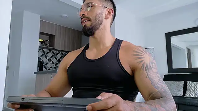 Snapshot of tony_muscle chatting on 02-23-26, 08:06 tony muscle online show from 02-23-26, 08:06