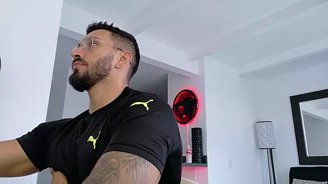 Snapshot of tony_muscle chatting on 03-08-26, 08:56 tony muscle online show from 03-08-26, 08:56