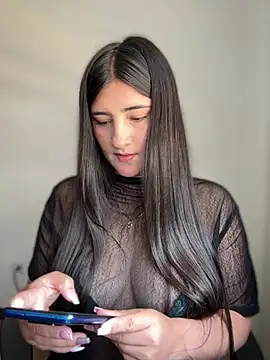 AhriCutte online show from 02-28-25, 05:37