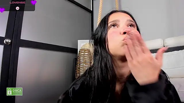 aisha   online show from 01-12-25, 12:33