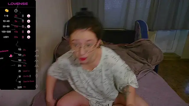 Chloe strip online show from 10-03-25, 01:57