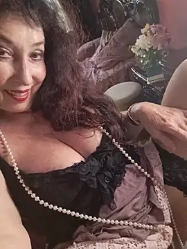 GypsyEsmeralda online show from 06-18-26, 02:10
