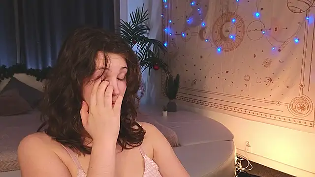 cherry lea online show from 12-17-24, 06:42