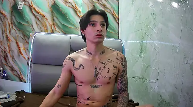Snapshot of Apolo_Hidalgo01 chatting on 02-01-25, 04:33 Apolo Hidalgo01 online show from 02-01-25, 04:33