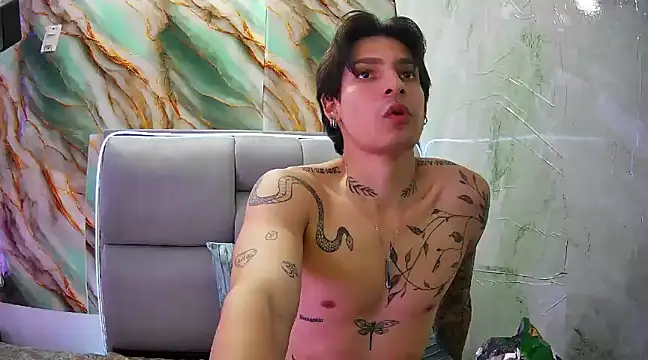 Snapshot of Apolo_Hidalgo01 chatting on 02-05-25, 04:25 Apolo Hidalgo01 online show from 02-05-25, 04:25