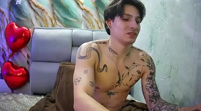 Snapshot of Apolo_Hidalgo01 chatting on 02-07-25, 04:24 Apolo Hidalgo01 online show from 02-07-25, 04:24