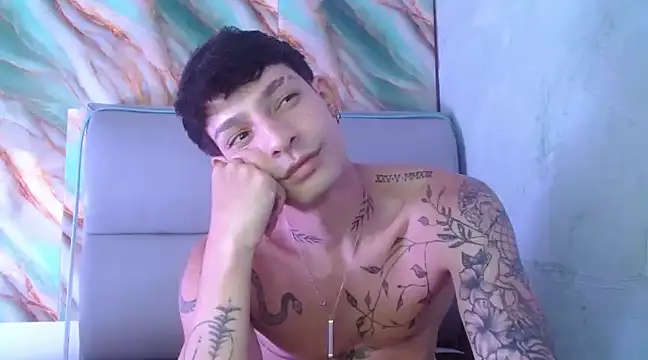 Snapshot of Apolo_Hidalgo01 chatting on 02-26-25, 05:28 Apolo Hidalgo01 online show from 02-26-25, 05:28