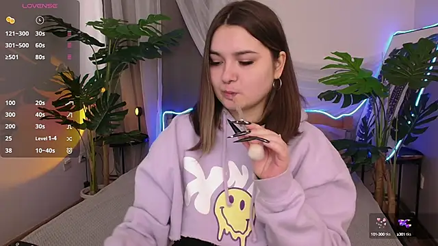 Alice Walters online show from 09-29-25, 02:44