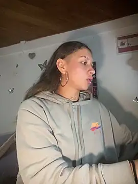 Andi9  online show from 12-19-24, 02:34