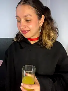 Andi9  online show from 10-17-25, 01:09