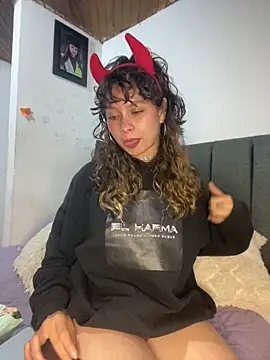 Andi9  online show from 10-24-25, 02:41