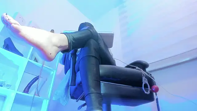 Snapshot of charlotte_joliedart chatting on 10-09-25, 10:52 charlotte joliedart online show from 10-09-25, 10:52