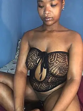 Snapshot of NunuBerry16 chatting on 12-13-24, 01:26 NunuBerry16 online show from 12-13-24, 01:26