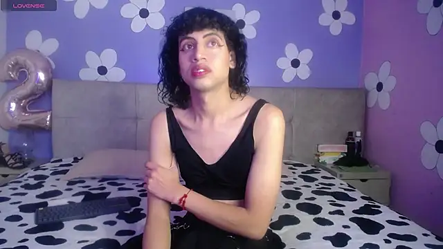 Snapshot of Eimyflorian chatting on 02-01-25, 11:43 Eimyflorian online show from 02-01-25, 11:43