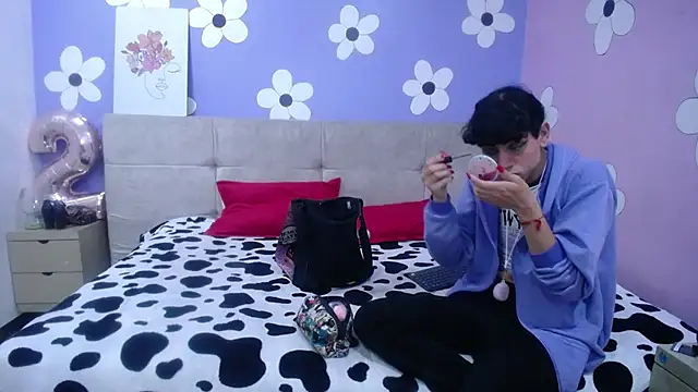 Snapshot of Eimyflorian chatting on 02-06-25, 12:05 Eimyflorian online show from 02-06-25, 12:05