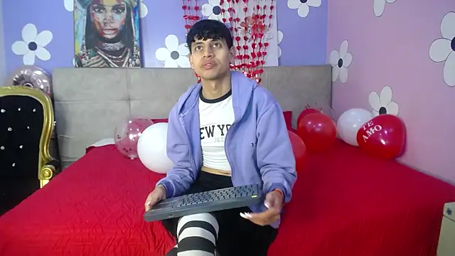 Snapshot of Eimyflorian chatting on 02-16-25, 11:38 Eimyflorian online show from 02-16-25, 11:38