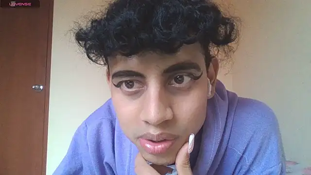 Snapshot of Eimyflorian chatting on 02-17-25, 10:36 Eimyflorian online show from 02-17-25, 10:36