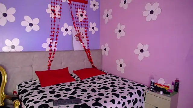 Snapshot of Eimyflorian chatting on 02-18-25, 11:55 Eimyflorian online show from 02-18-25, 11:55